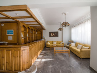 Kamari Blu Boutique Hotel