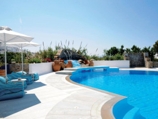 Kamari Hotel