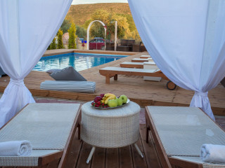 Kapahi Sea View Apartments & Suites