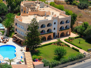 Karteros Hotel