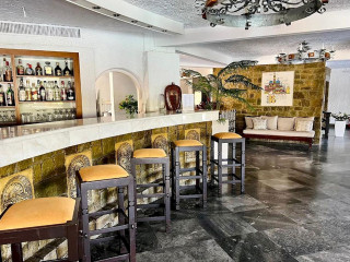 Karteros Hotel