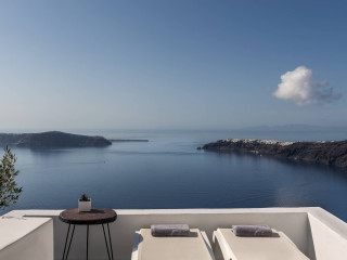 Kasimatis by La Perla