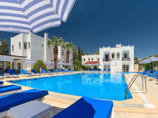 KASSANDRA HOTEL BITEZ