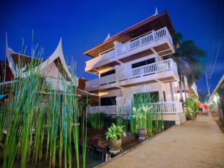 KATA POOLSIDE RESORT