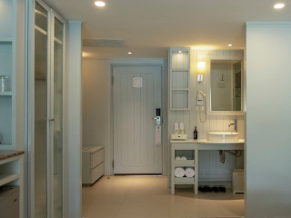 Katathani Phuket Beach Resort