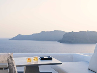 Katikies Santorini -The Leading Hotels