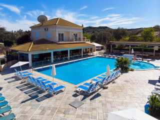 Kavos Plaza Hotel