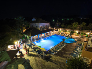 Kavos Plaza Hotel