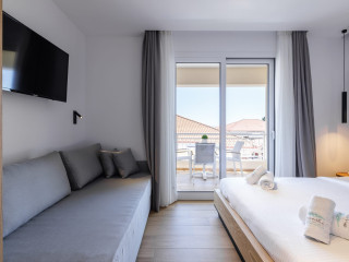 Kentro Luxury Suites