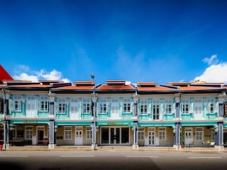 KESA HOUSE, THE UNLIMITED COLLECTION BY OAKWOOD