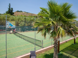 Kiani Beach Resort