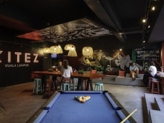 KITEZ HOTEL AND BUNKZ