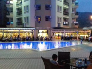 KLEOPATRA ROYAL PALM HOTEL