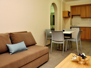 KLEOPATRA TUNA APART HOTEL