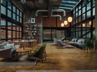 KLOE HOTEL