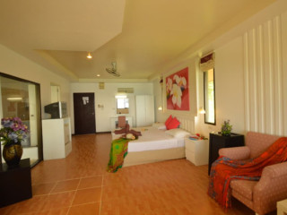 Koh Ngai Cliff Beach Resort