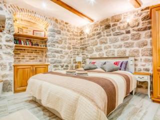 Kotor Bagus - Cozy Boutique Old Town Studio with Seaview Terrace