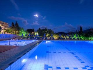 Koukounaria Hotel and Suites