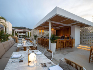 Kouros Exclusive Hotel