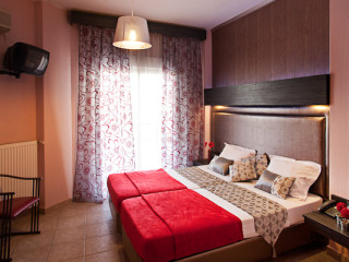 Kouros Hotel
