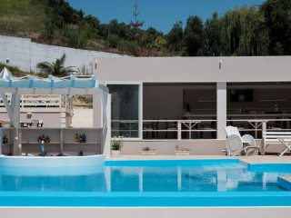 Kouros Studios and Apartments