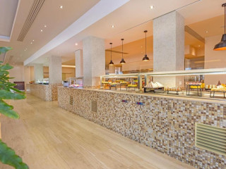 Kresten Royal Euphoria Resort