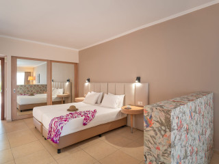 Kresten Royal Euphoria Resort