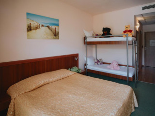 KRISTAL HOTEL