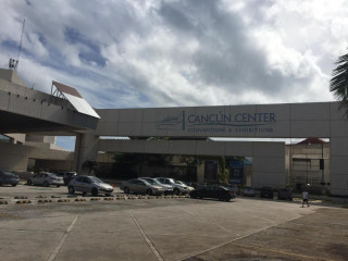 Krystal Grand Cancun Resort
