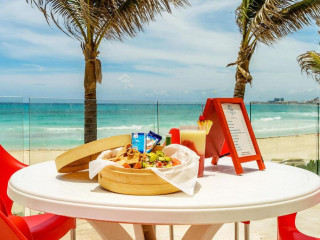 Krystal Resort Cancun