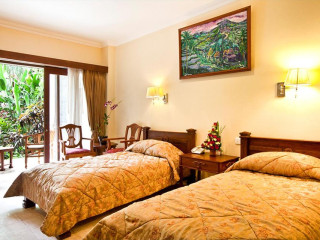 SPRING HOLIDAY HOTEL BLUE si HOTEL ORANGE