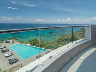 Kymothoe Elite Suites