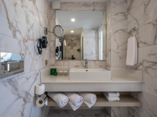 La Benata Beach Hotel