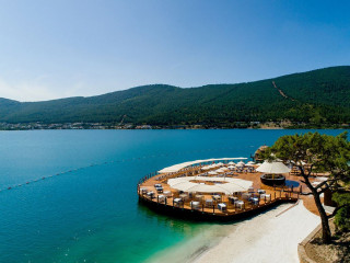 LA BLANCHE ISLAND HOTEL