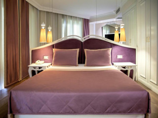 La Boutique Hotel & Suites