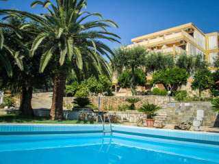 La Calma Hotel