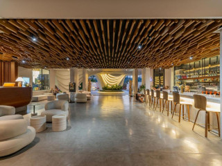 La Green Hotel & Residence