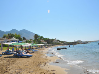 LA HOTEL AND RESORT