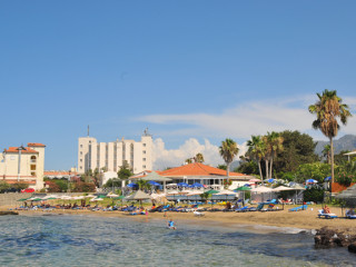LA HOTEL AND RESORT