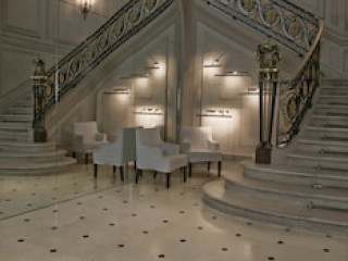 LA MAISON CHAMPS ELYSEES