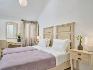 La Maison Luxurious Living