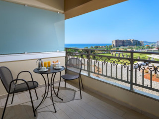 LA MARQUISE LUXURY RESORT COMPLEX