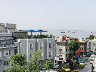 La Mer Boutique Hotel