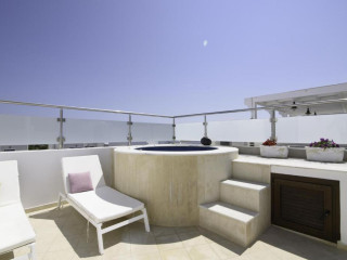 La Mer Deluxe Spa Resort