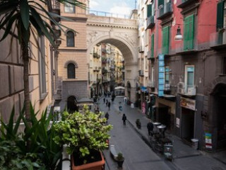 LA RESIDENZA NAPOLI CHIAIA