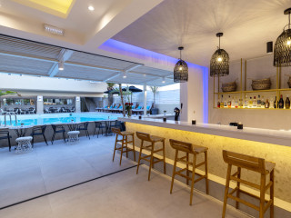 La Stella Suites