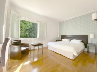LA VILLA PARIS B&B