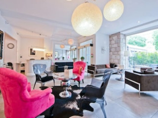 LA VILLA VICTOR HUGO