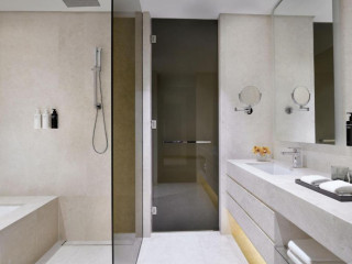 La Ville Hotel & Suites CITY WALK Dubai, Autograph Collection