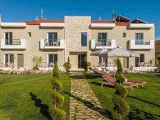 Lagaria Luxury Rooms & Apartments